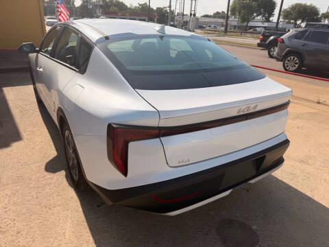 2025 Kia K4 LX