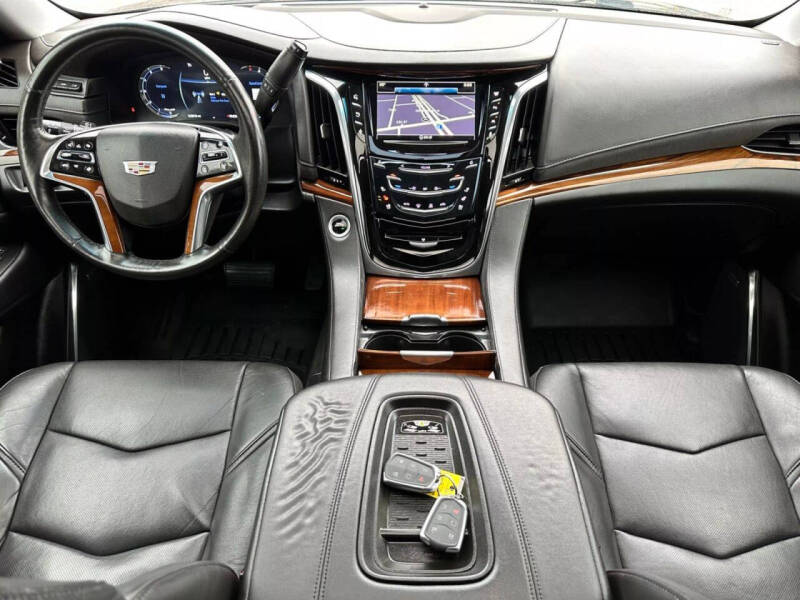 2016 Cadillac Escalade Luxury Collection
