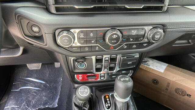 2025 Jeep Wrangler Rubicon X