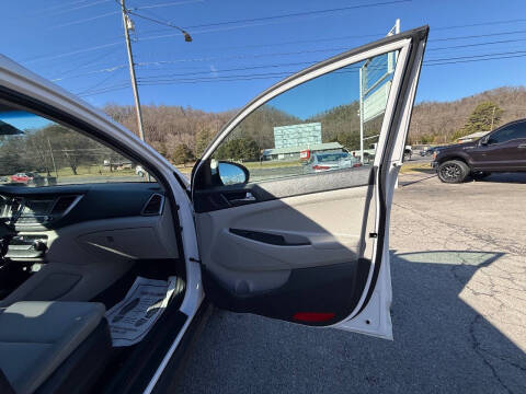 2016 Hyundai Tucson SE