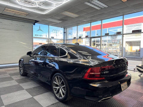 2017 Volvo S90 T6 Momentum