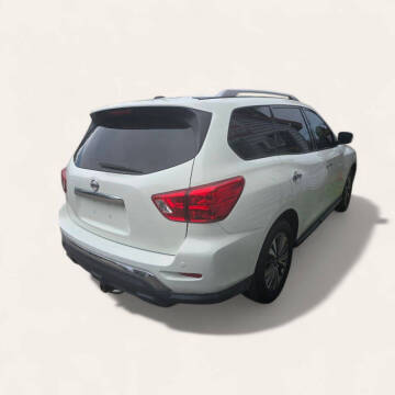 2017 Nissan Pathfinder SV