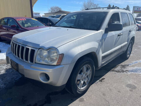 2006 Jeep Grand Cherokee for sale at BELOW BOOK AUTO SALES in Idaho Falls ID