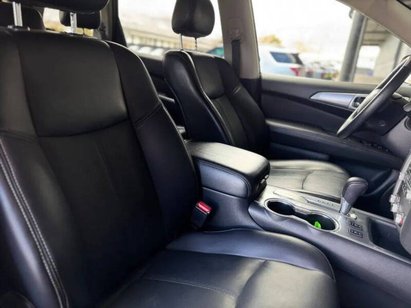 2019 Nissan Pathfinder SL