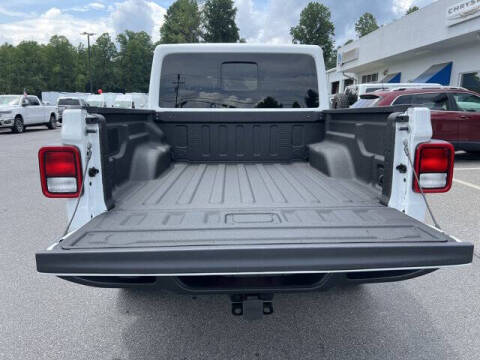 2025 Jeep Gladiator High Tide
