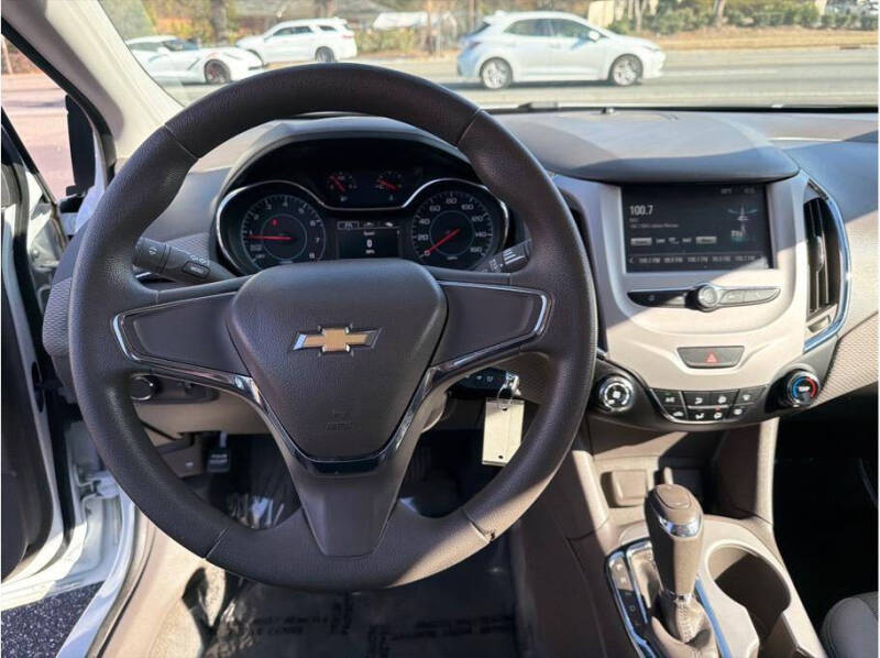 2017 Chevrolet Cruze LS Auto