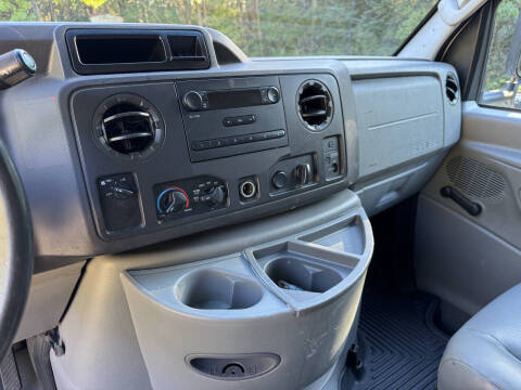 2011 Ford E-Series E-450 SD