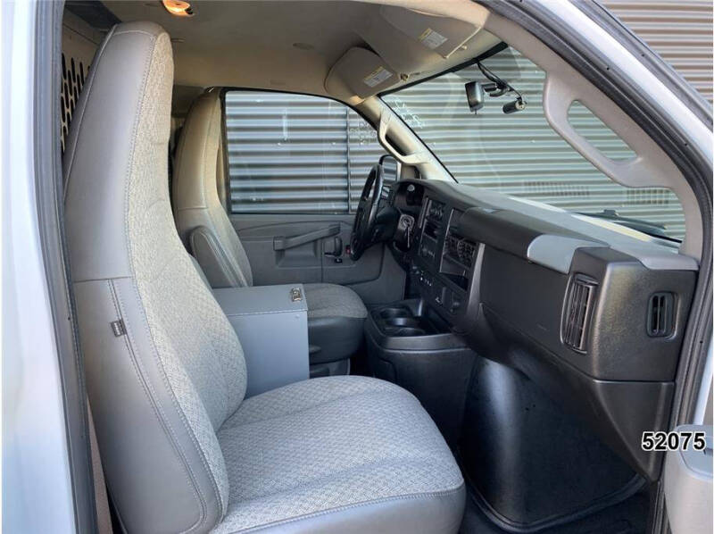 2022 Chevrolet Express 2500