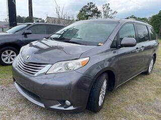 2015 Toyota Sienna for sale at CREDIT AUTO in Lumberton TX