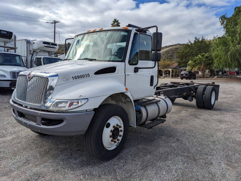 2019 International 4300 24 ft Cab Chassis(CDL)
