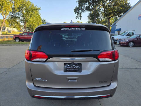 2017 Chrysler Pacifica Touring-L Plus