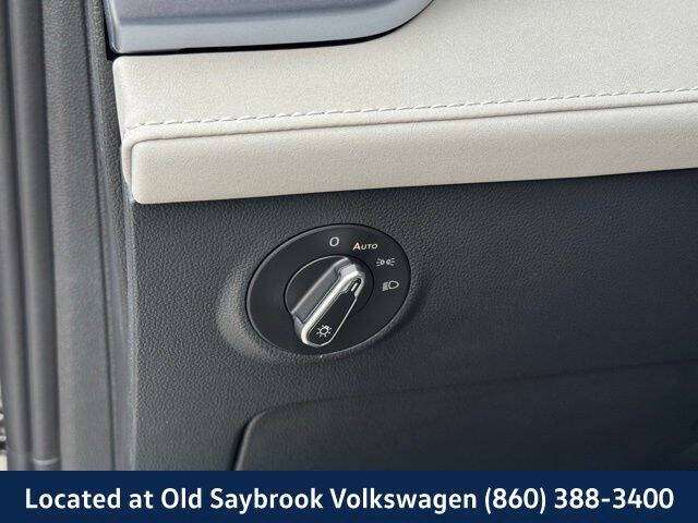 2025 Volkswagen Taos SE 4Motion