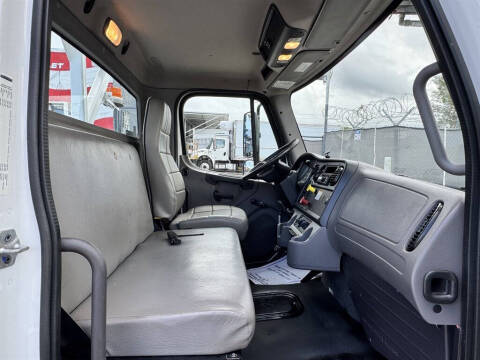 2020 Freightliner M2 106