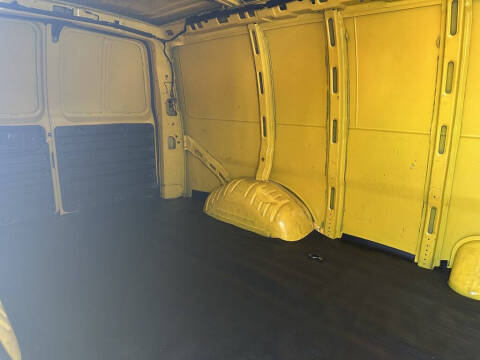 2022 Chevrolet Express 2500