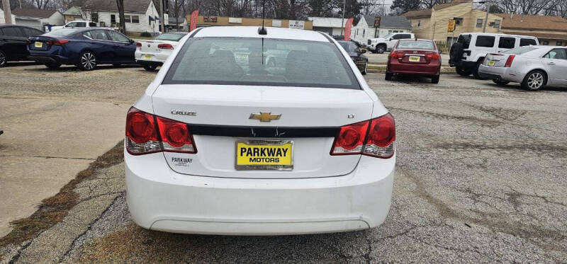 2015 Chevrolet Cruze 2LT photo 4