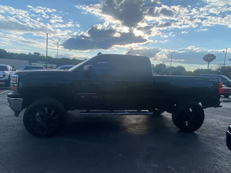 2015 Chevrolet Silverado 1500 LT photo 4