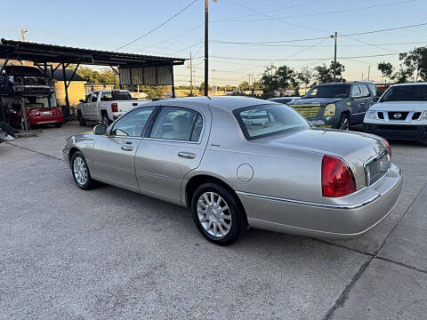 2007 Lincoln Town Car Signature