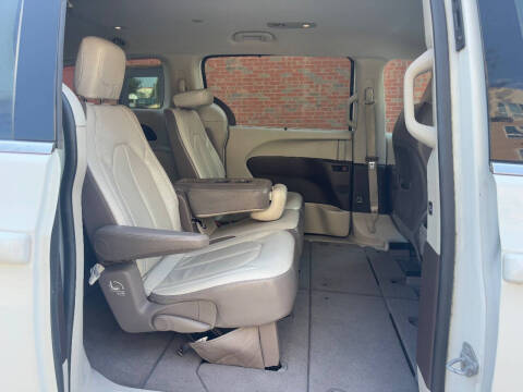 2017 Chrysler Pacifica Touring-L