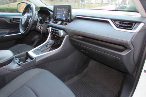 2020 Toyota RAV4 Hybrid LE