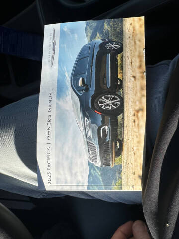 2023 Chrysler Pacifica Touring L