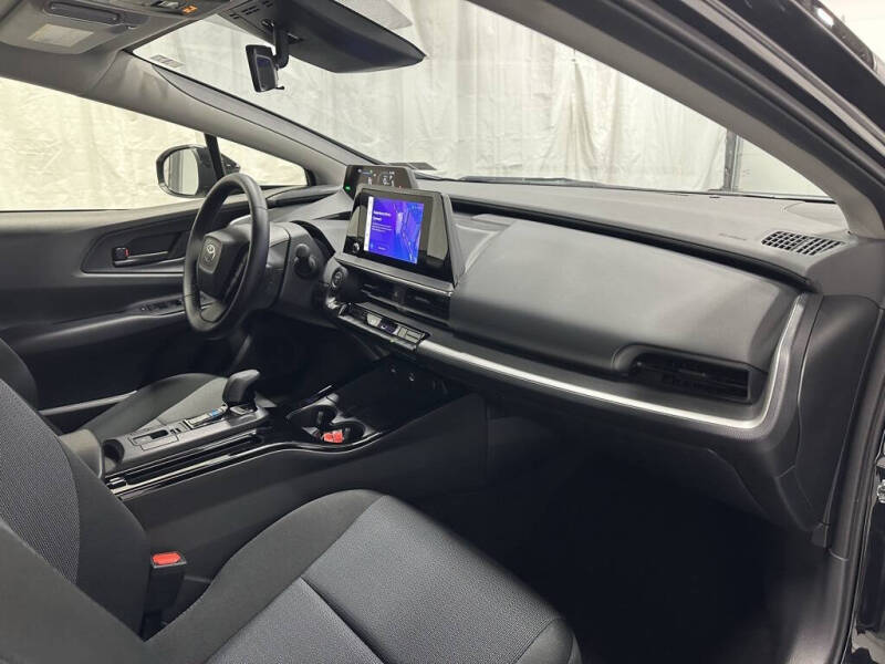 2025 Toyota Prius LE