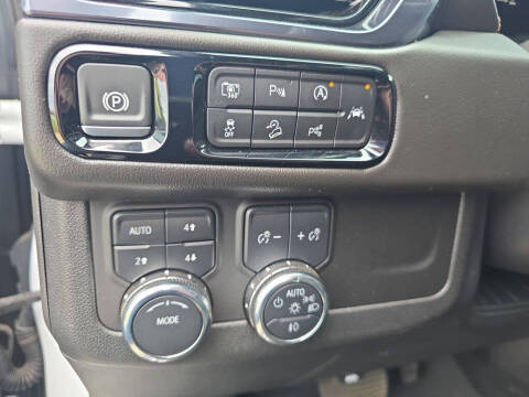 2025 GMC Yukon XL AT4