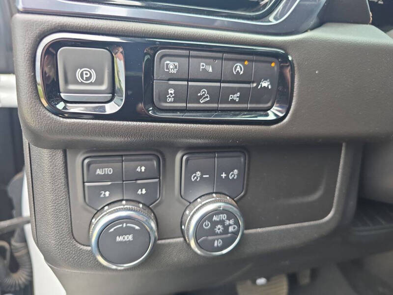 2025 GMC Yukon XL AT4