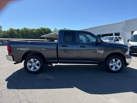 2024 RAM 1500 Classic SLT