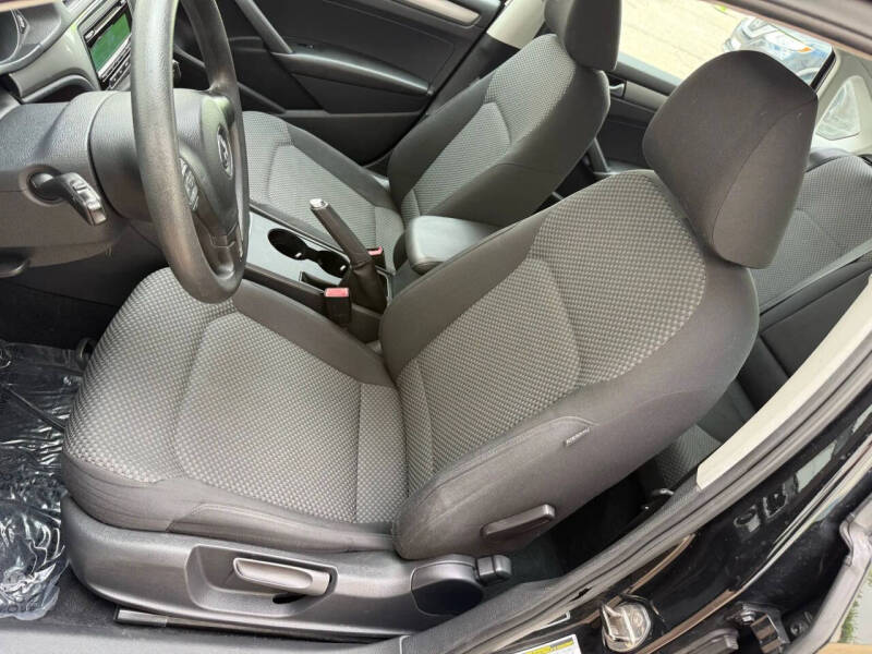 2013 Volkswagen Passat S PZEV