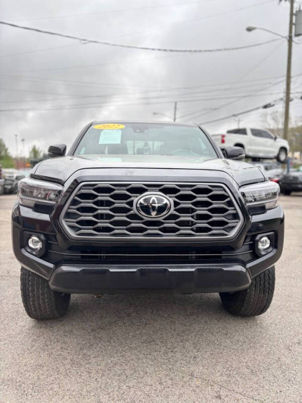 2022 Toyota Tacoma TRD Off Road's photo