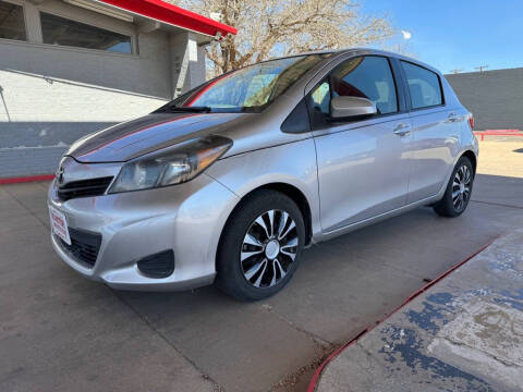 2013 Toyota Yaris 5-Door LE