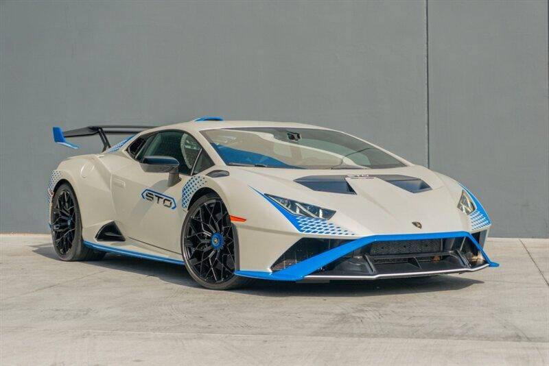 2022 Lamborghini Huracan STO