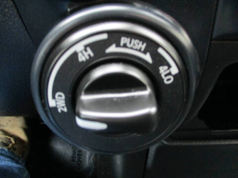 2023 Nissan Titan SV