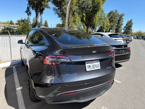 2024 Tesla Model Y Long Range