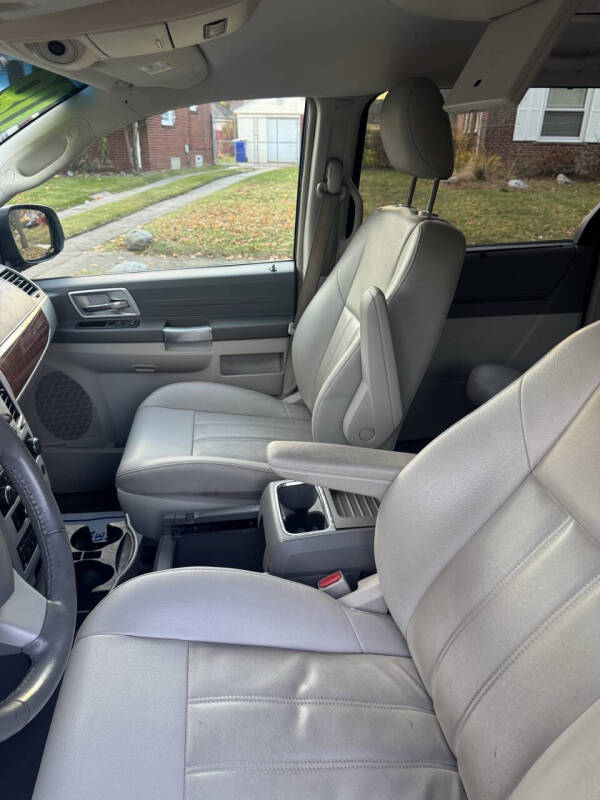 2008 Chrysler Town and Country Touring