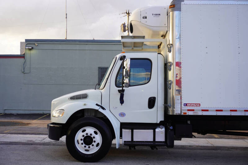 2018 Freightliner M2 106