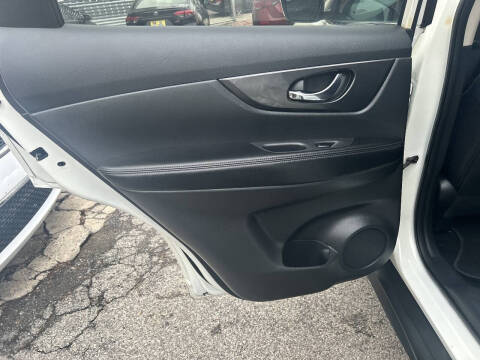 2017 Nissan Rogue SV