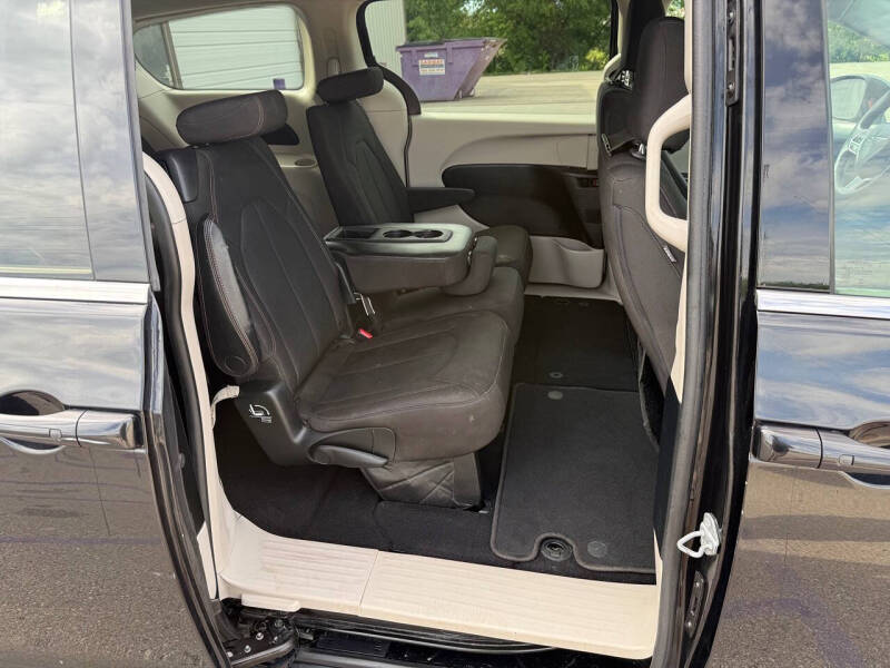 2017 Chrysler Pacifica Touring