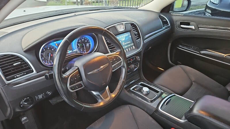 2019 Chrysler 300 Touring