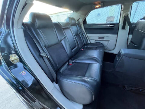 2006 Chrysler 300 SRT-8