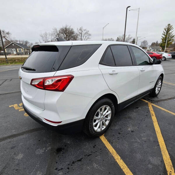 2018 Chevrolet Equinox LS photo 8