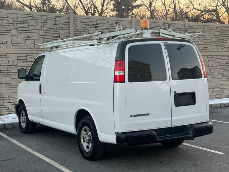 2008 Chevrolet Express Cargo Work Van photo 7