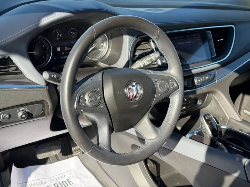 2020 Buick Enclave Essence