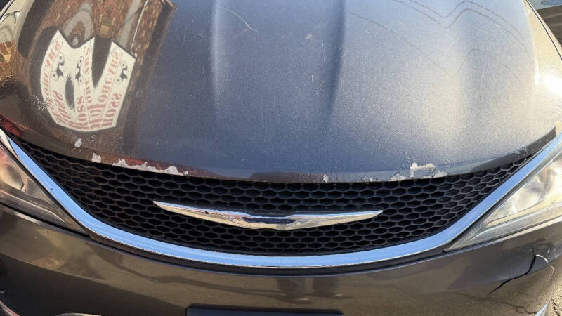 2017 Chrysler Pacifica Touring-L