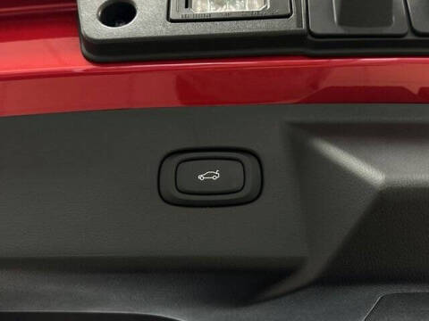 2025 VinFast VF8 Plus