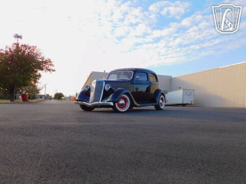 1935 Ford Tudor