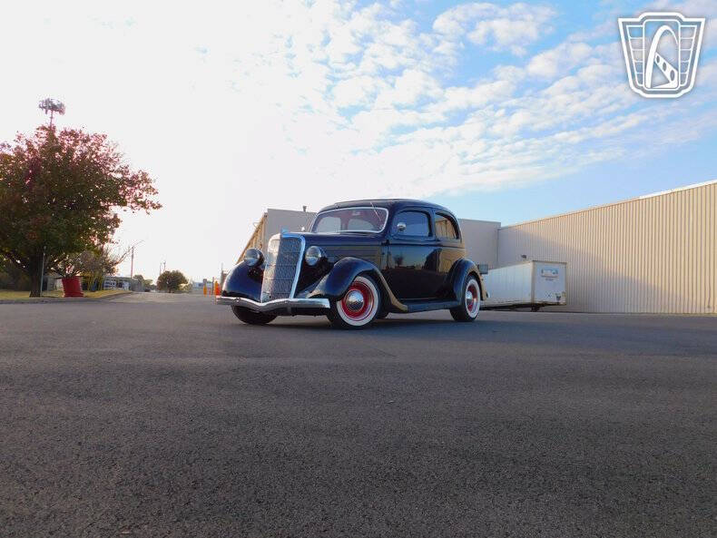 1935 Ford Tudor