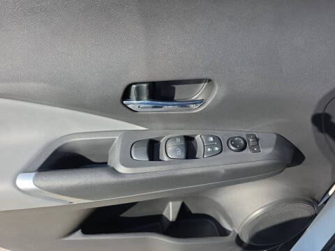 2021 Nissan Kicks SR