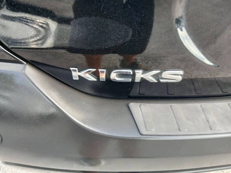 2020 Nissan Kicks SR