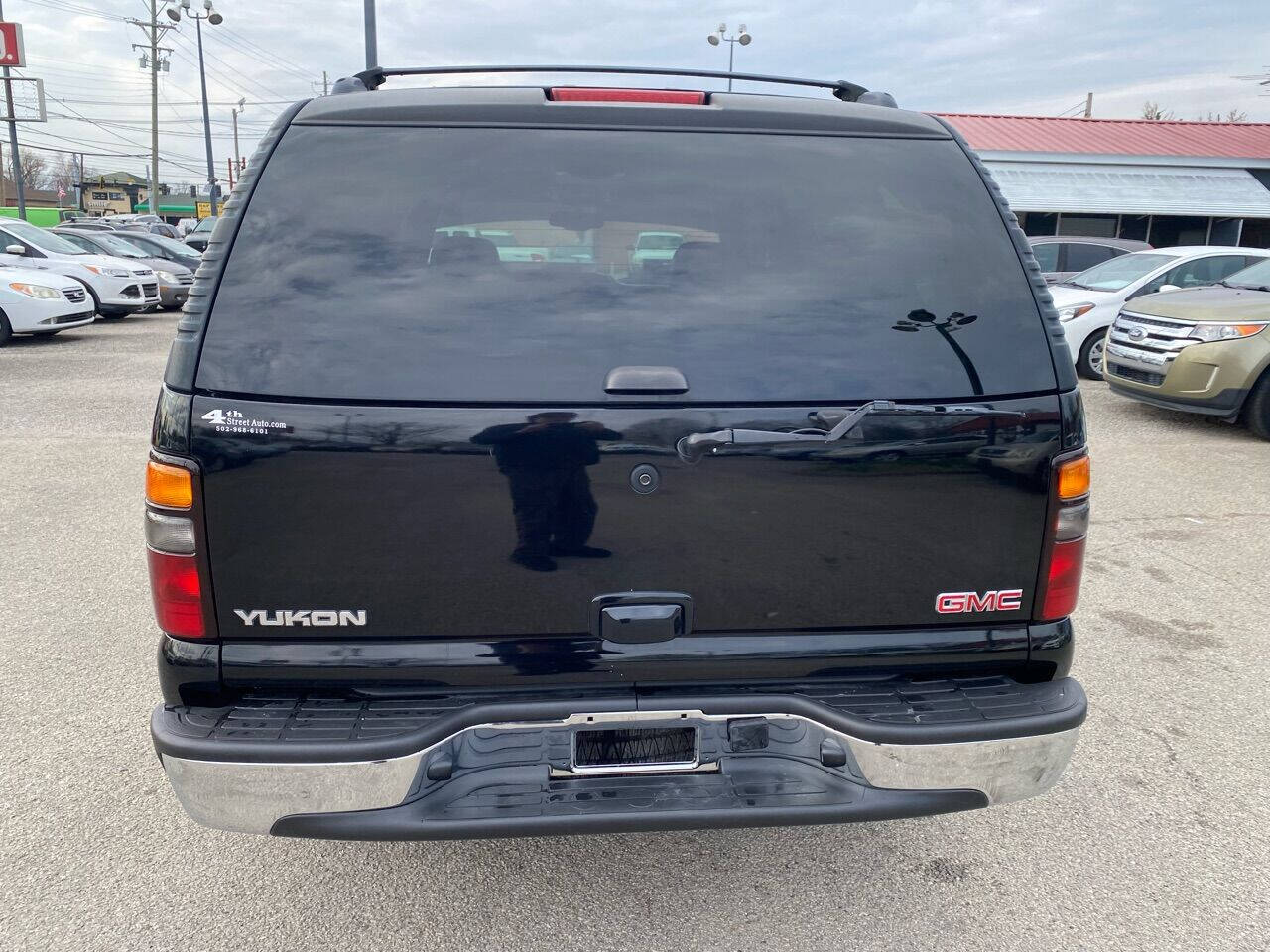 2005 GMC Yukon SLE photo